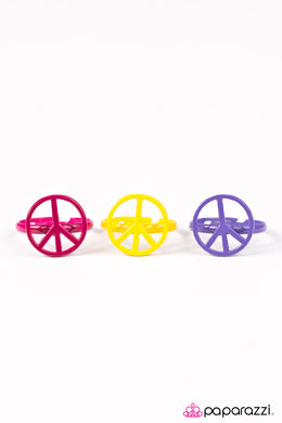 Starlet Shimmer Peace Sign Ring