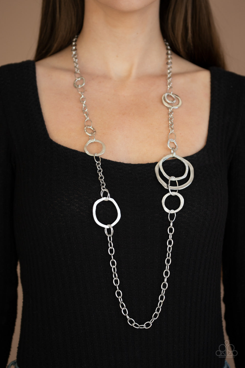 Amped Up Metallics - Silver - Paparazzi