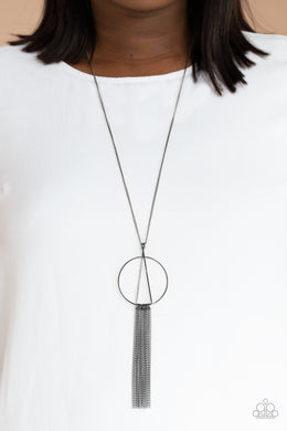Apparatus Applique - Black - Paparazzi