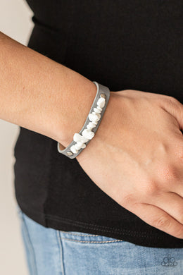 Pebble Paradise - Silver - Paparazzi