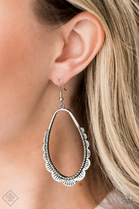 RUFFLE Around the Edges - Silver - Paparazzi