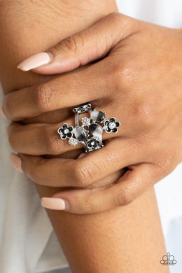 Daisy Delight - Black - Paparazzi