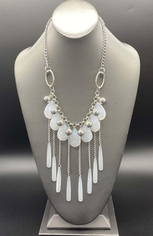 Roaring Riviera - White - Paparazzi