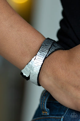 Under the Sequins - Silver/Black - Paparazzi
