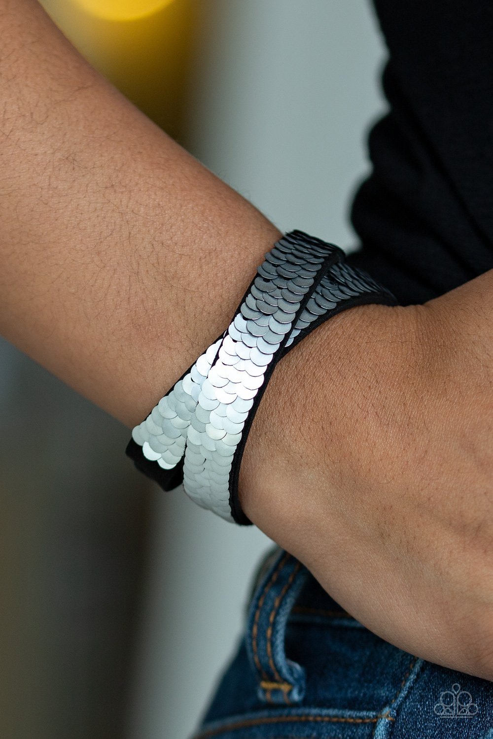 Under the Sequins - Silver/Black - Paparazzi